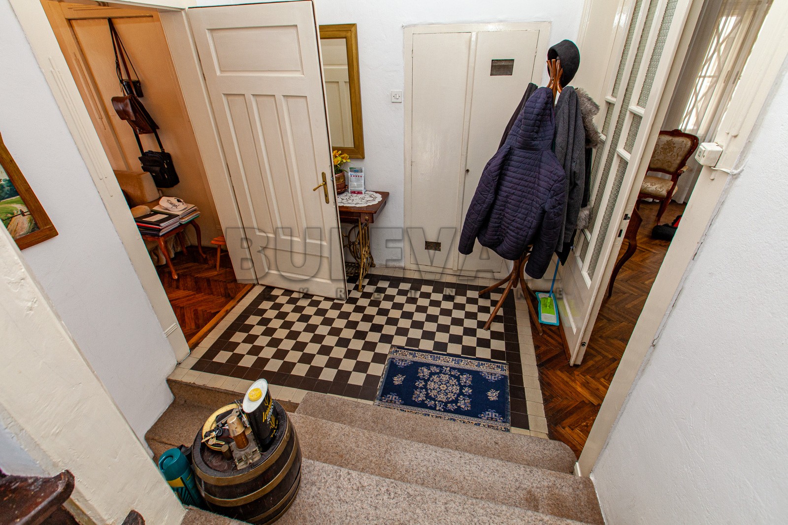 Lokal, 500 m2, Medijana, Svetozara Markovića ID: i-03643 16