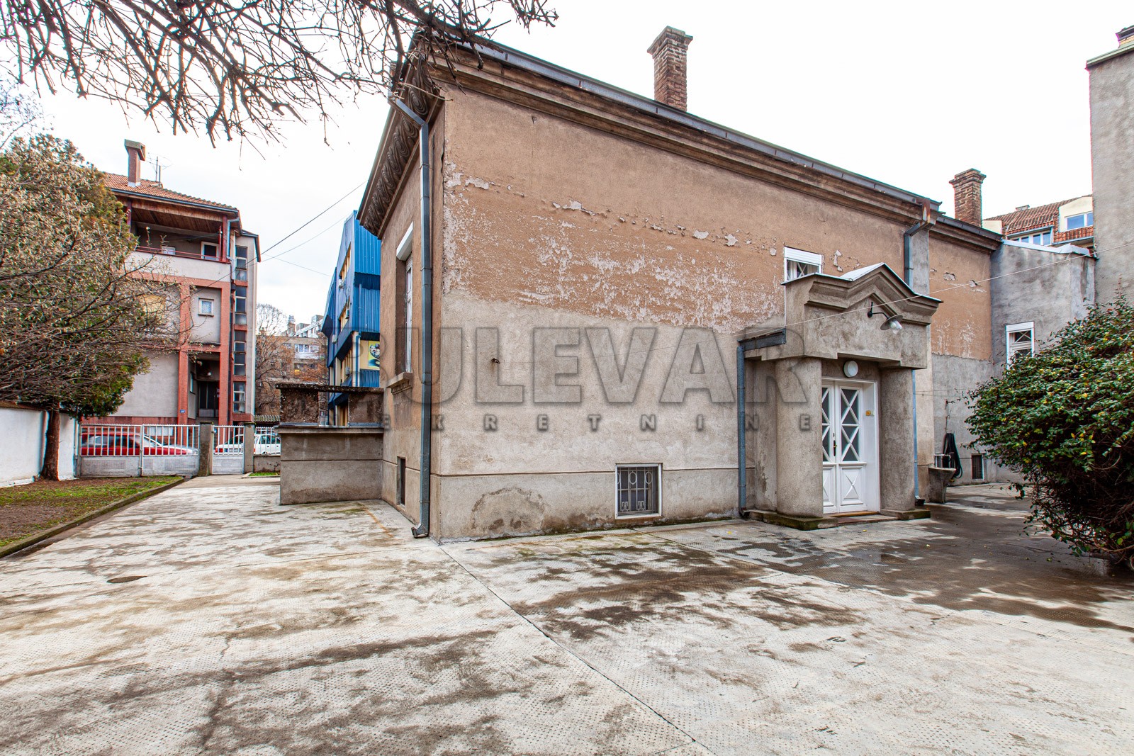 Lokal, 500 m2, Medijana, Svetozara Markovića ID: i-03643 17