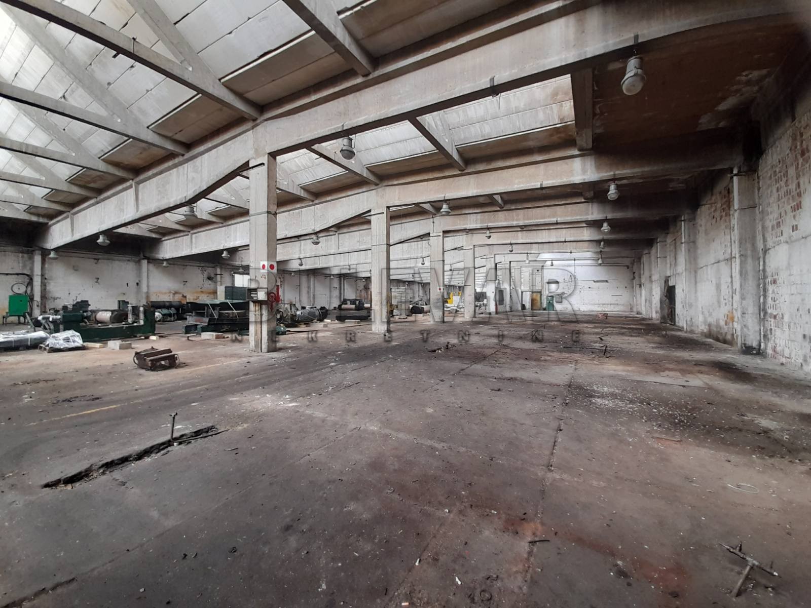 Lokal, 5645 m2, Mramorsko Brdo, Topličkog partizanskog odreda ID: i-09663 2