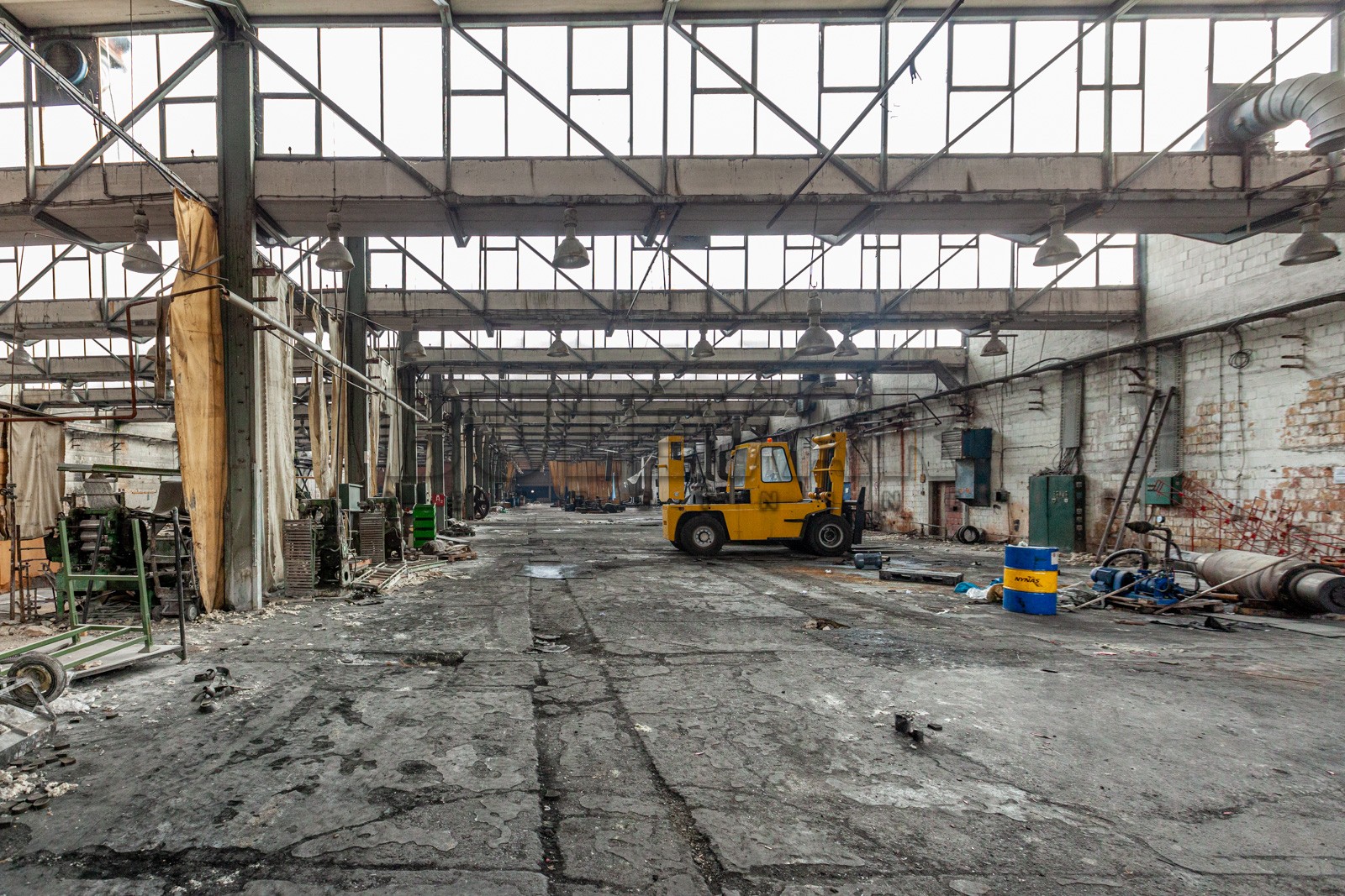 Lokal, 5645 m2, Mramorsko Brdo, Topličkog partizanskog odreda ID: i-09663 9