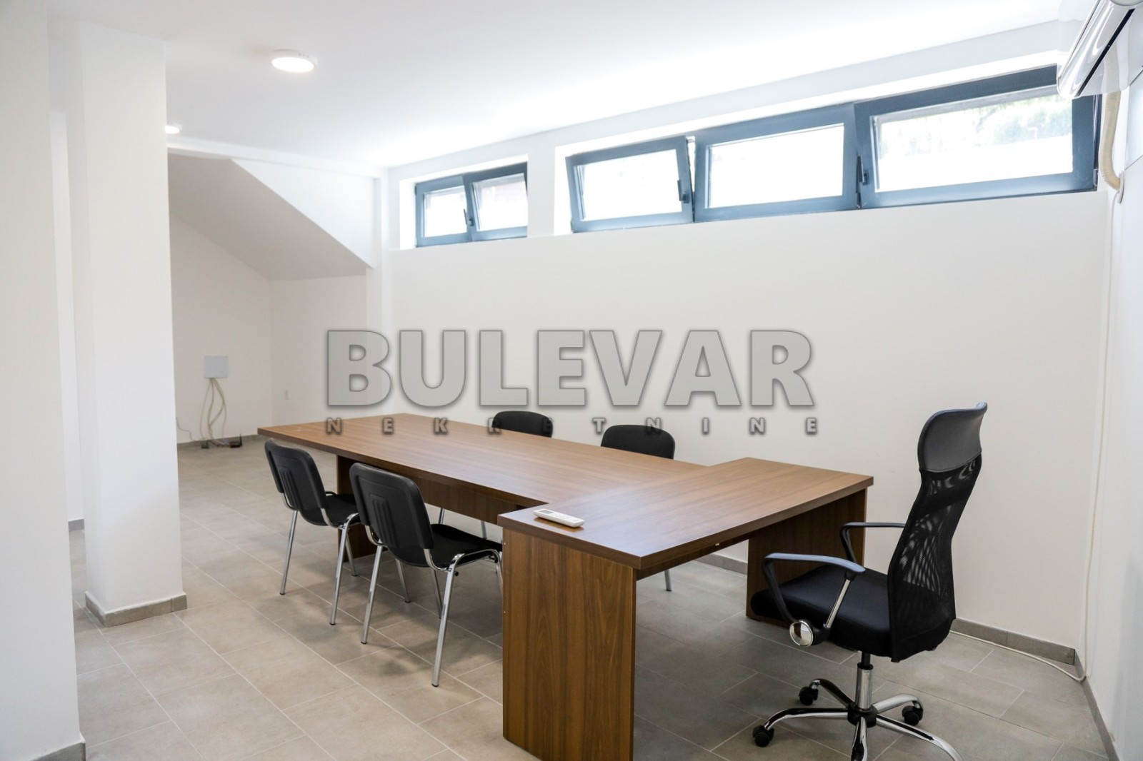 Lokal, 58 m2, Centar, Sinđelićev trg ID: p-010068 1