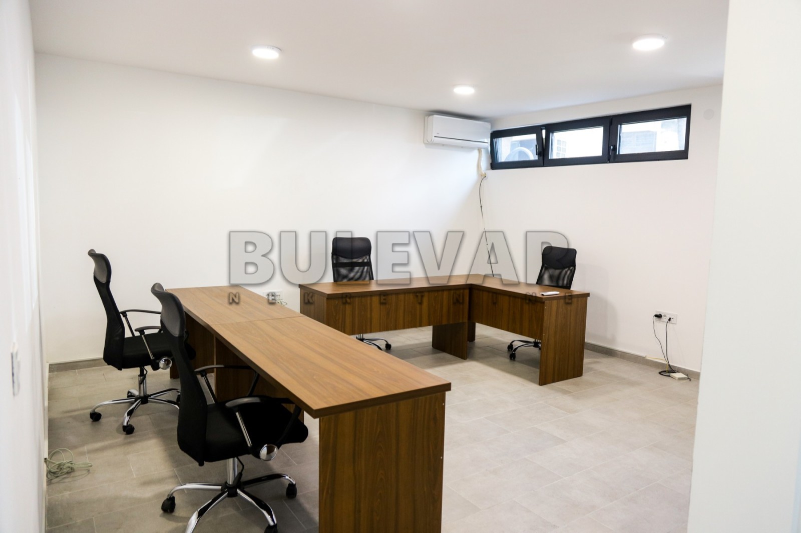 Lokal, 58 m2, Centar, Sinđelićev trg ID: p-010068 4