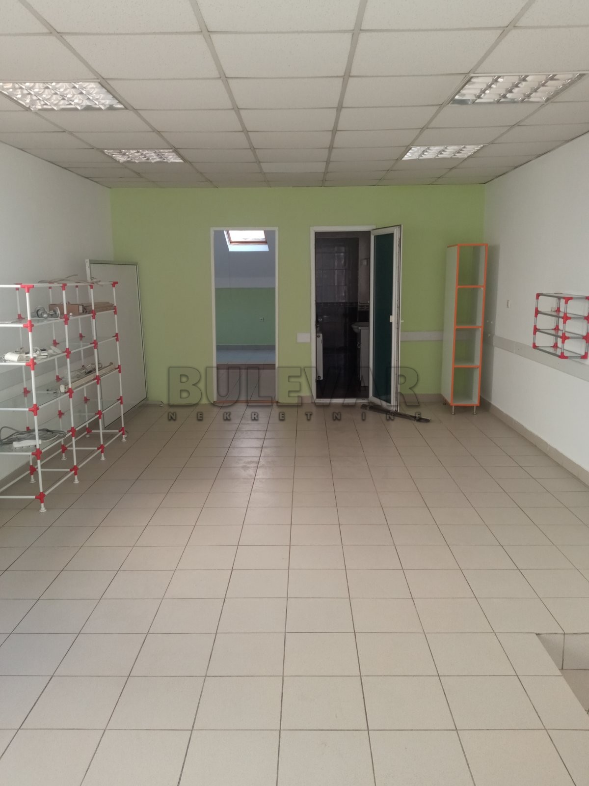 Lokal, 74 m2, Centar, Učitelj Tasina ID: i-07071 10