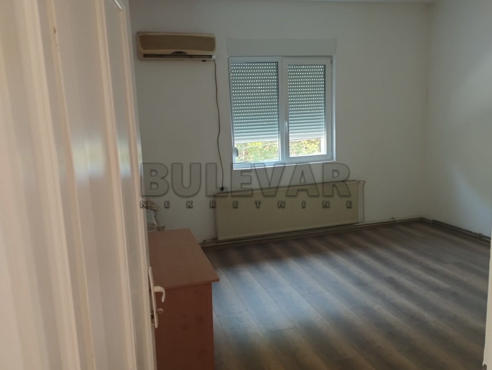 Lokal, 80 m2, Marger, Episkopska ID: i-09675 2