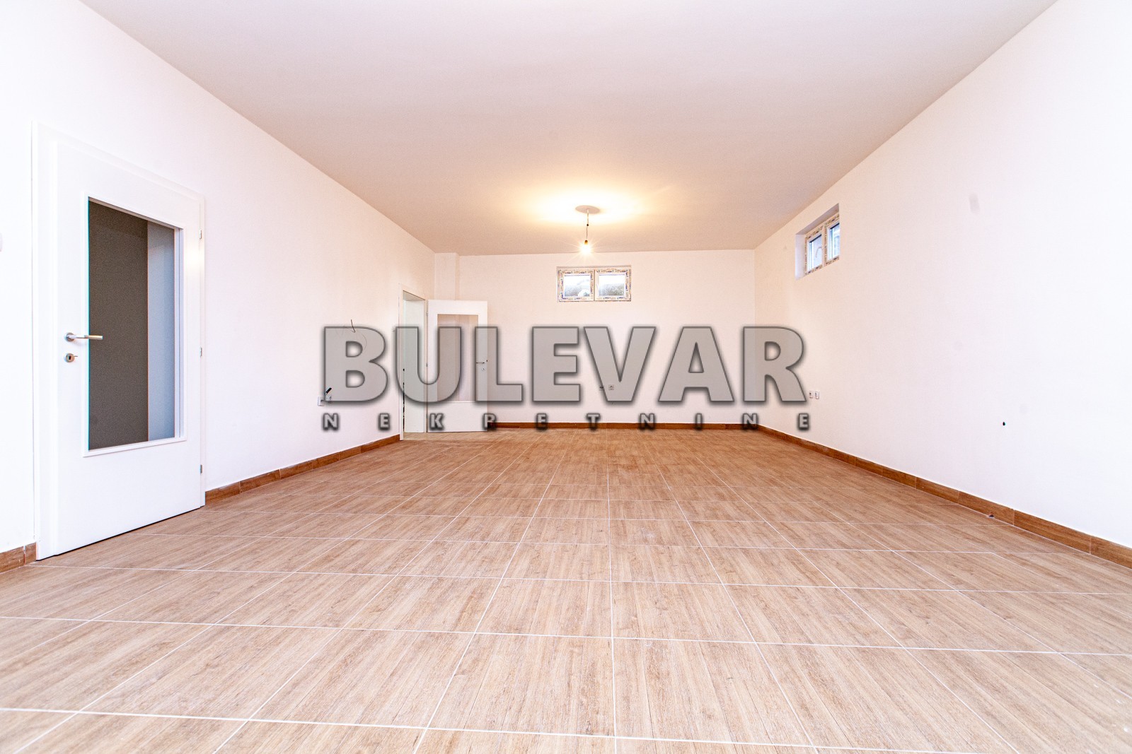 Lokal, 85 m2, Durlan, Donjovrežinska ID: p-08796 2