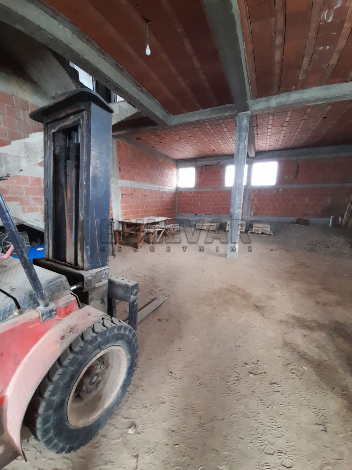 Lokal, 960 m2, Đuriselo, Milovana Pantovića ID: p-08237 10