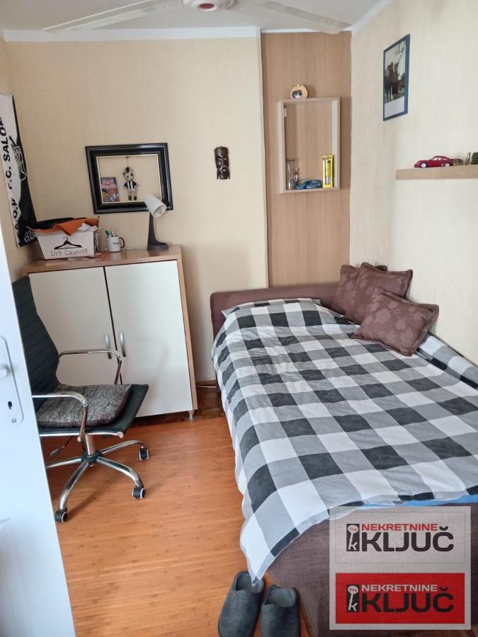 NOVO NASELJE, 84m2 plus terasa, Četvorosoban, Renoviran 16