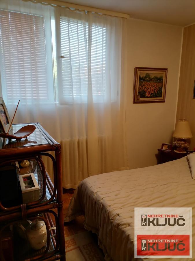 NOVO NASELJE, 84m2 plus terasa, Četvorosoban, Renoviran 9