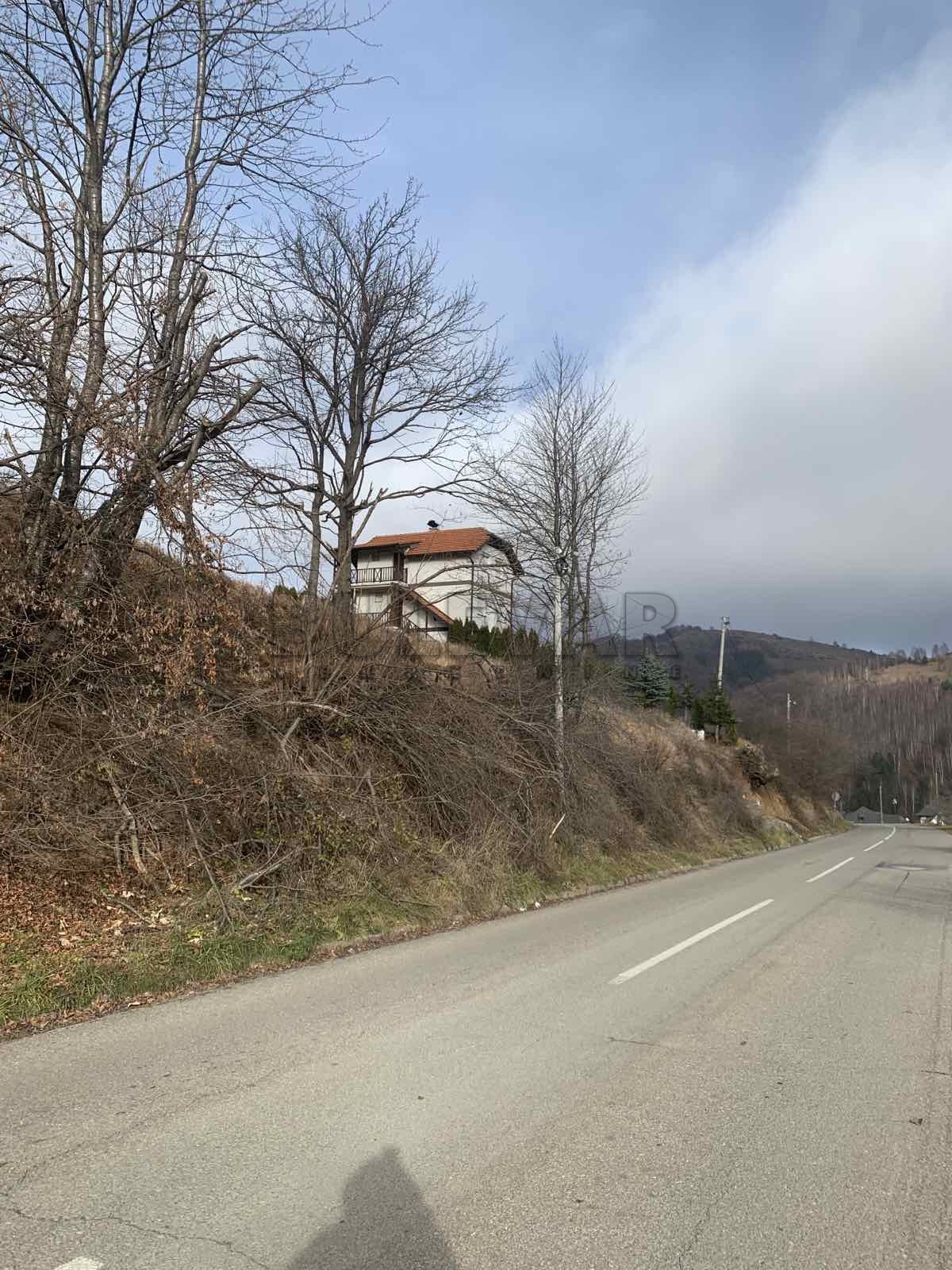 Plac, Brzeće ID: p-08530 2