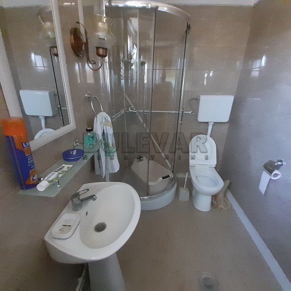 Plac, Crvena Reka ID: p-09849 20