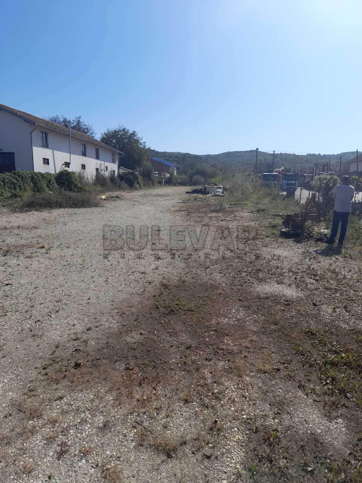 Plac, Maršić, 19. oktobra ID: p-09796 3