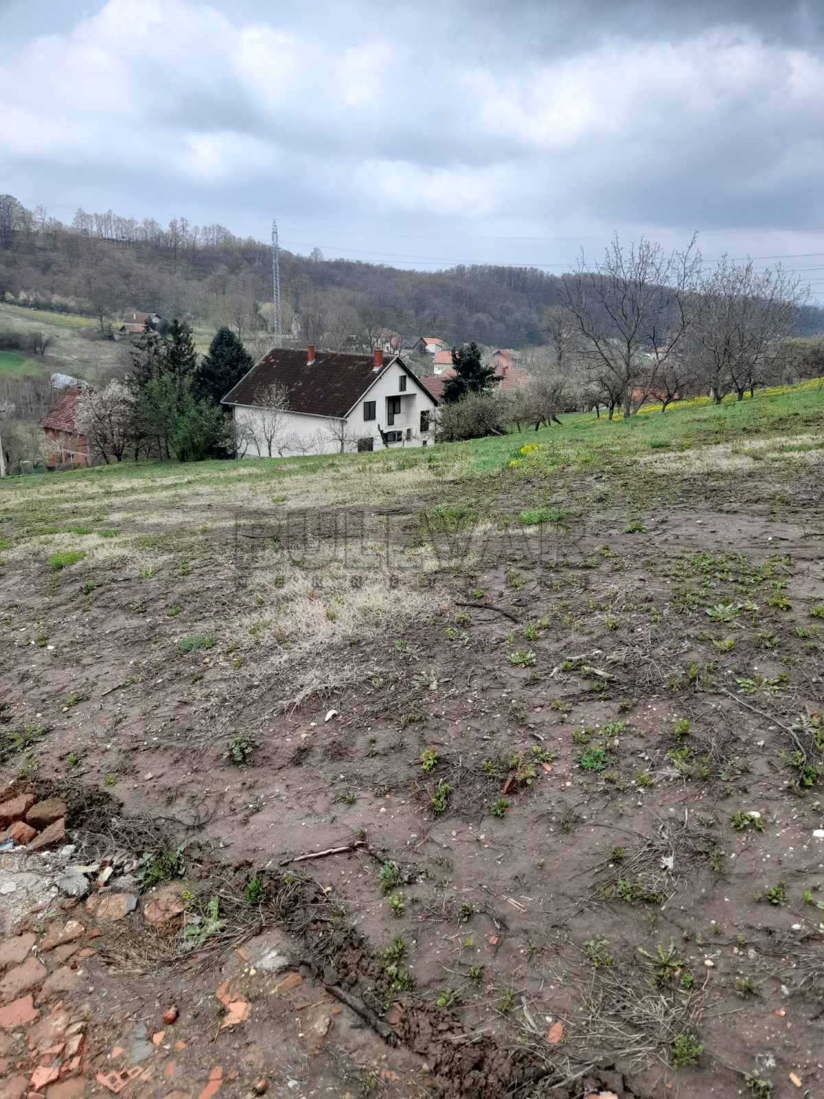 Plac, Viška ID: p-08311 1