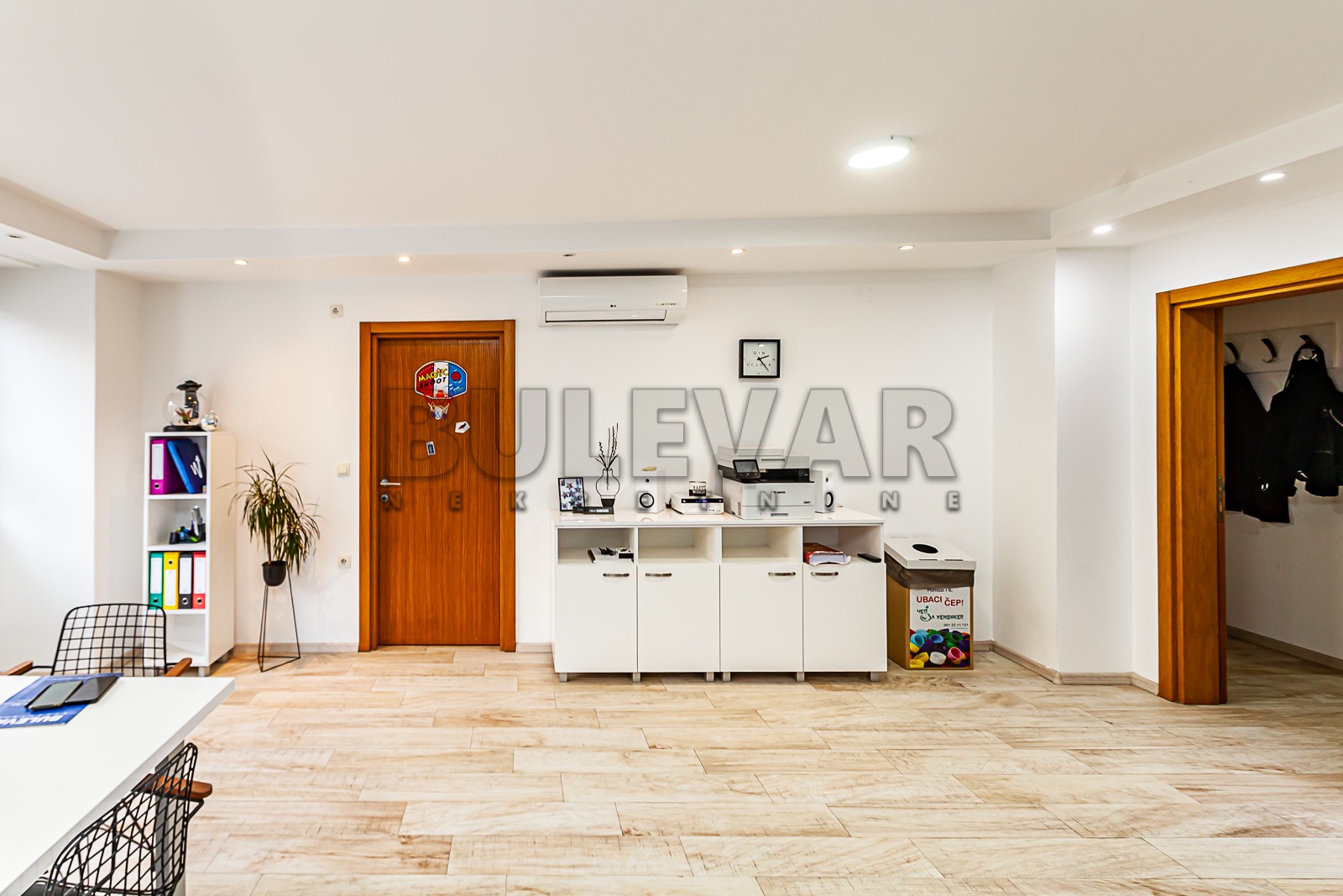 Trosoban stan, 108 m2, Centar, Kej Kola srpskih sestara ID: p-010800 4