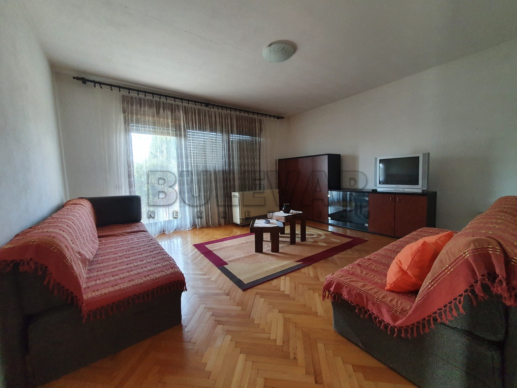 Trosoban stan, 110 m2, Crveni krst, Sjenička ID: i-09490 4