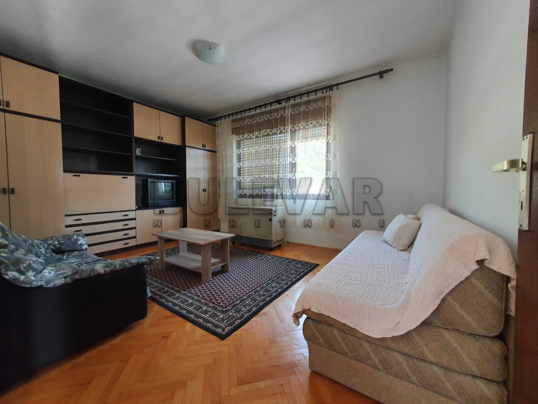 Trosoban stan, 110 m2, Crveni krst, Sjenička ID: i-09490 5