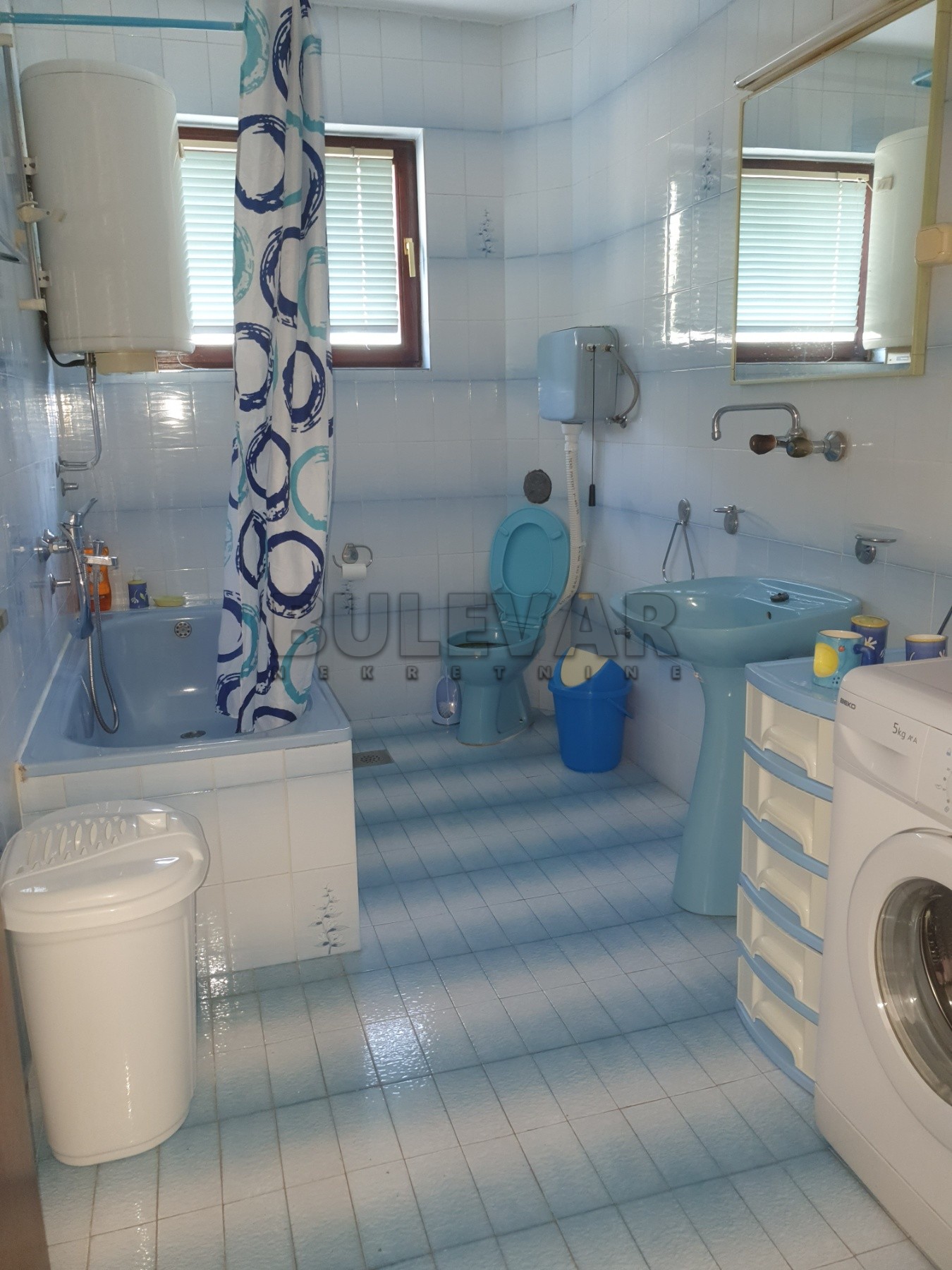 Trosoban stan, 110 m2, Crveni krst, Sjenička ID: i-09490 8