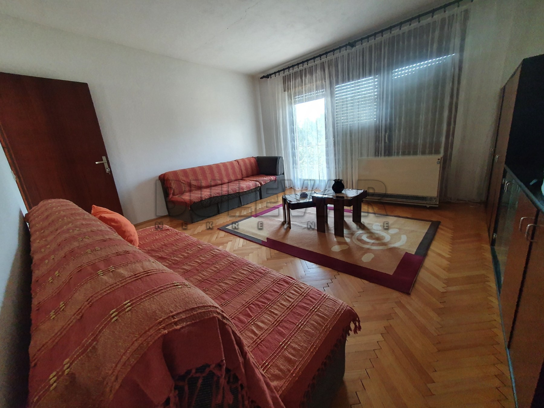 Trosoban stan, 110 m2, Crveni krst, Sjenička ID: i-09490 2