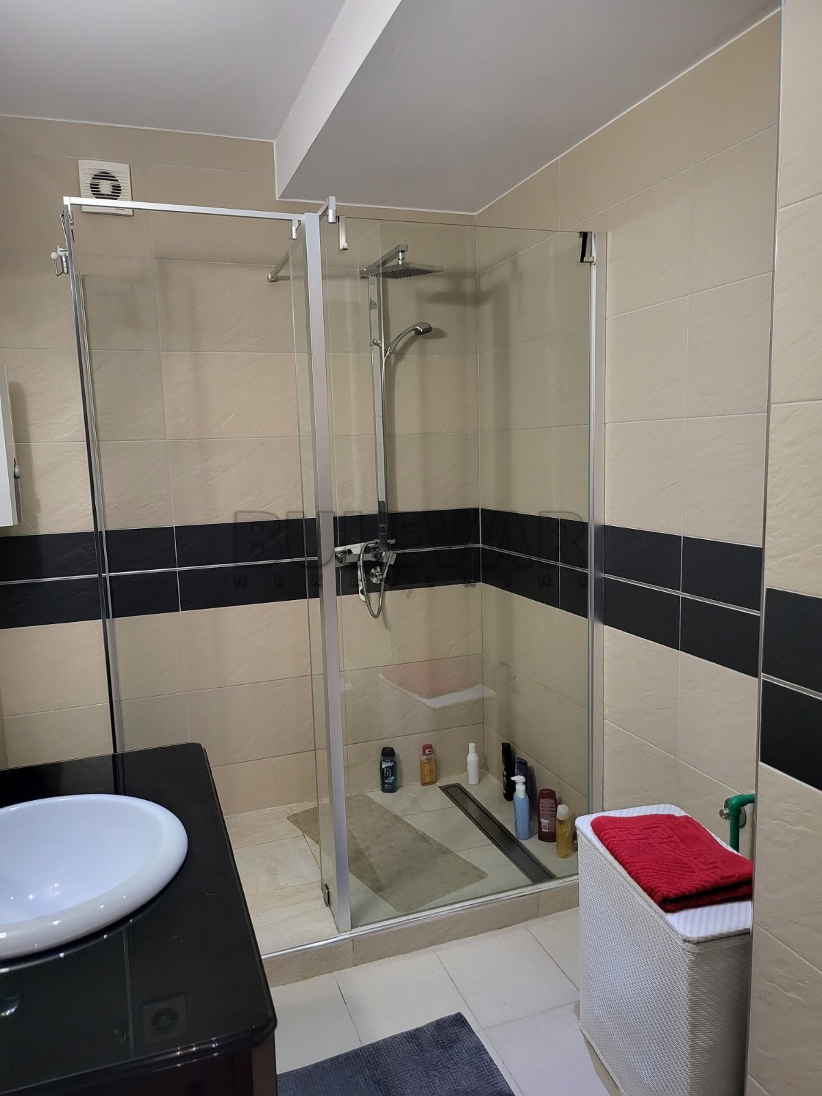 Trosoban stan, 114 m2, Tanaska Rajića ID: p-09258 2