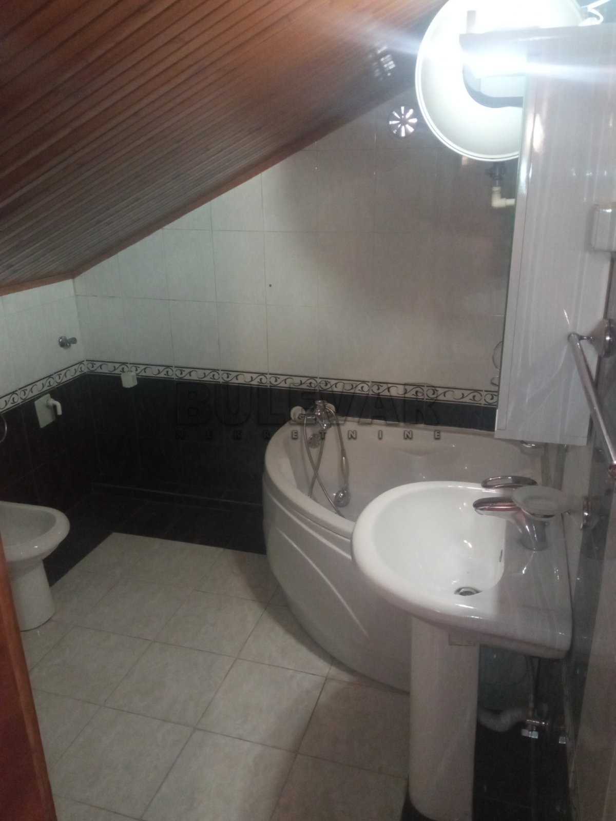 Trosoban stan, 120 m2, Marger, Dositeja Obradovića ID: i-07101 11