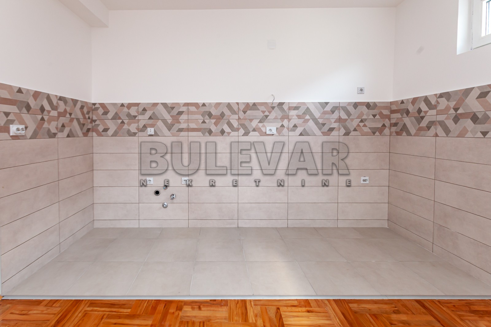 Trosoban stan, 58.6 m2, Pantelej, Borska ID: p-08594 2