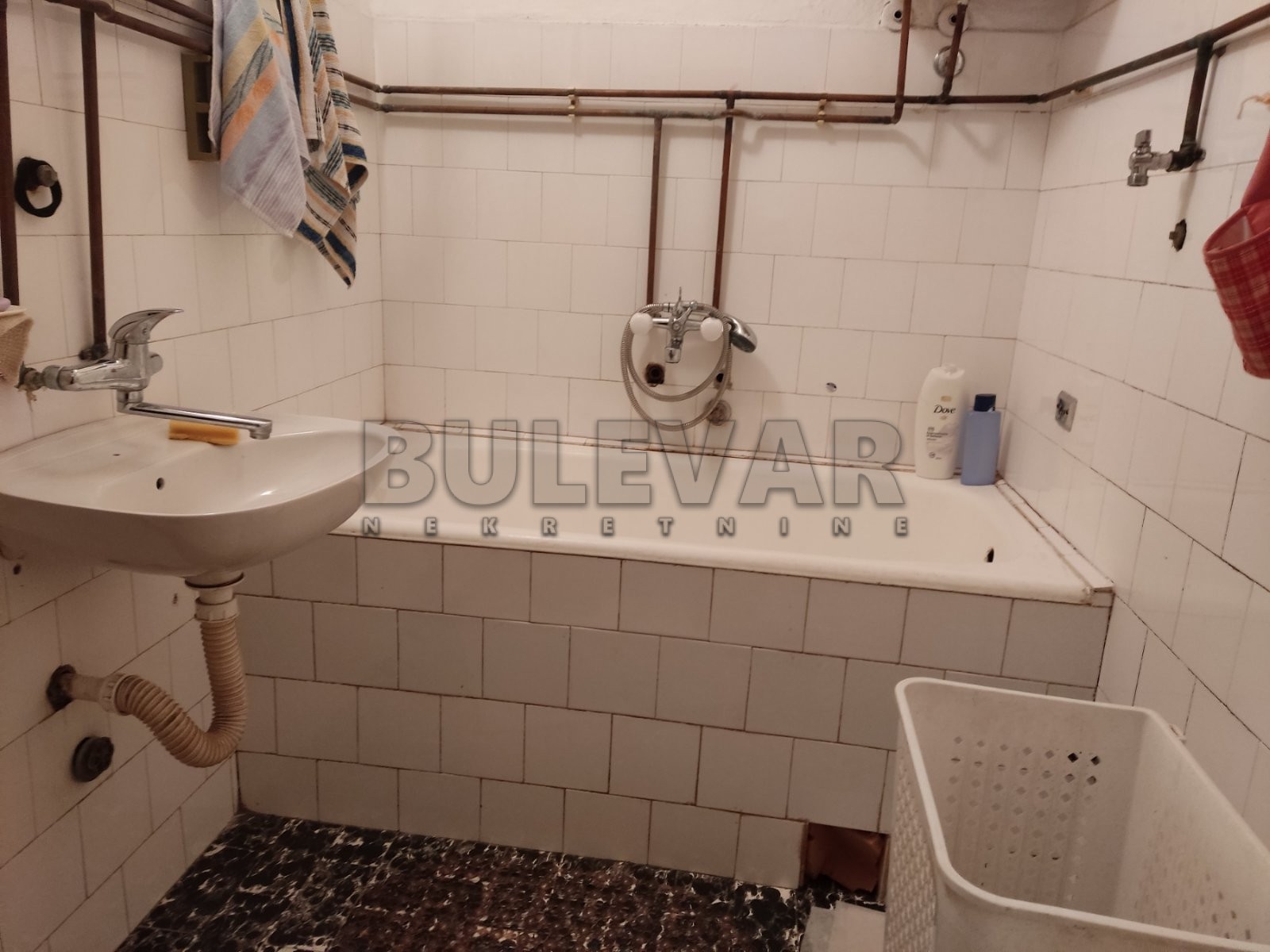 Trosoban stan, 64 m2, Tehnički fakulteti, Miluna Tošića Luna ID: i-08030 10