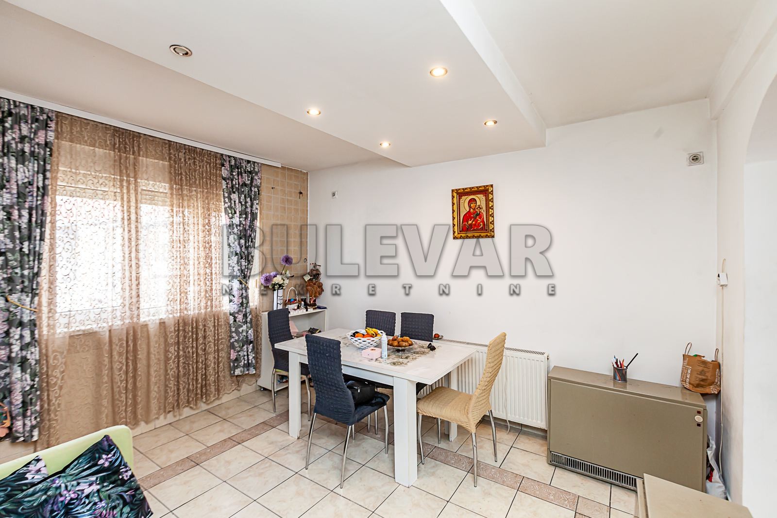 Trosoban stan, 80 m2, Palilula, Božidarčeva ID: p-010976 1