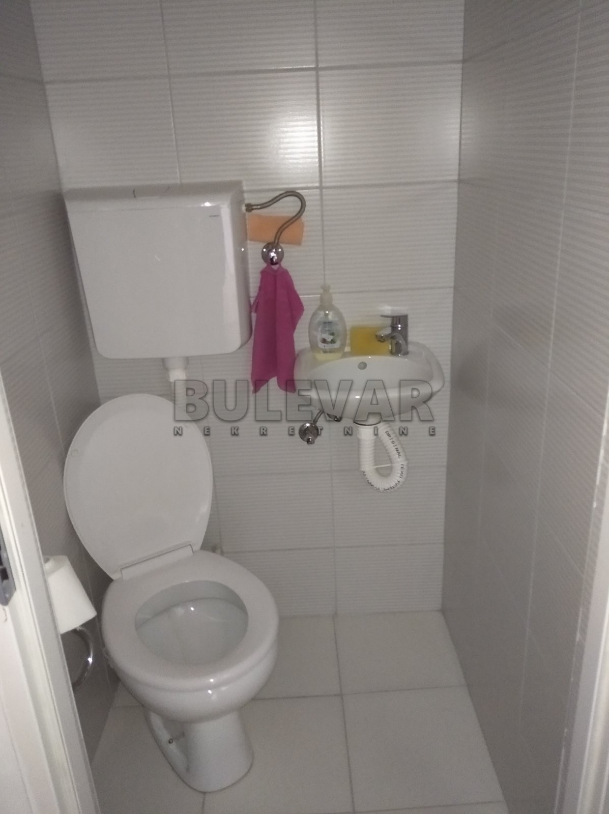 Trosoban stan, 80 m2, Pantelej, Studenička ID: p-05141 11