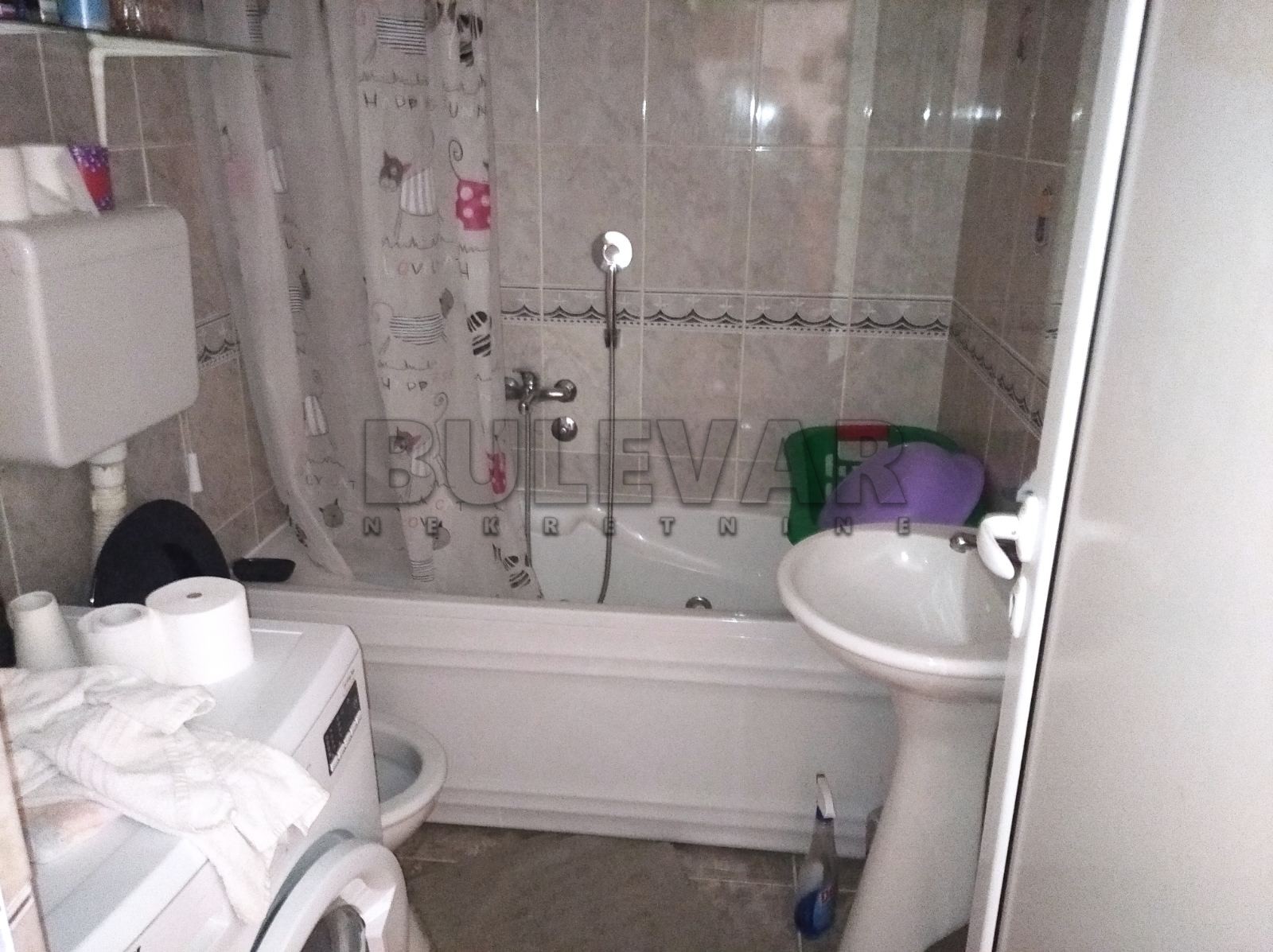 Trosoban stan, 80 m2, Pantelej, Studenička ID: p-05141 13