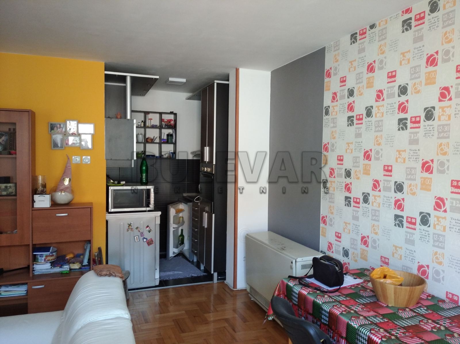 Trosoban stan, 80 m2, Pantelej, Studenička ID: p-05141 21
