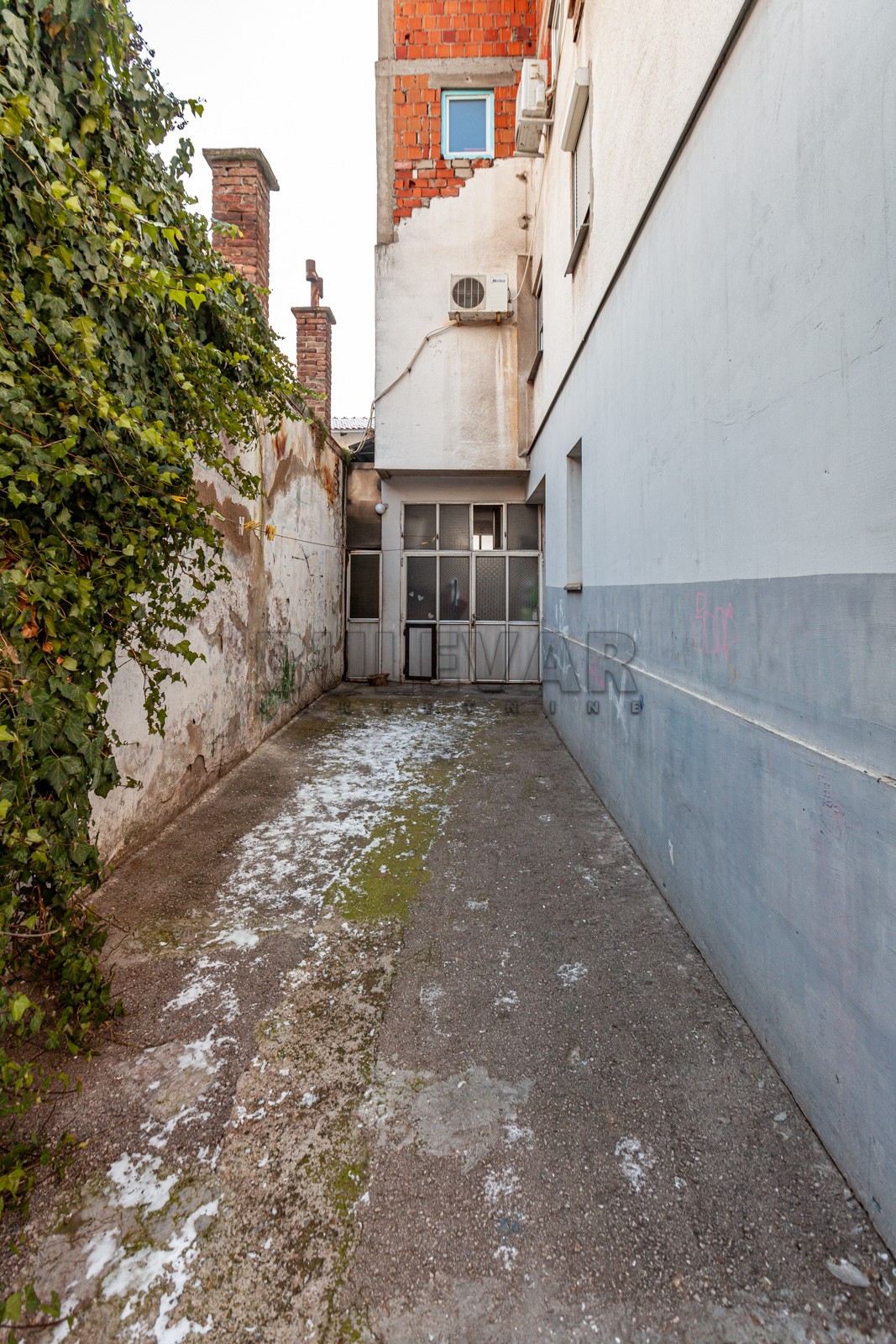 Trosoban stan, 81 m2, Durlan, Kninska ID: p-05014 17