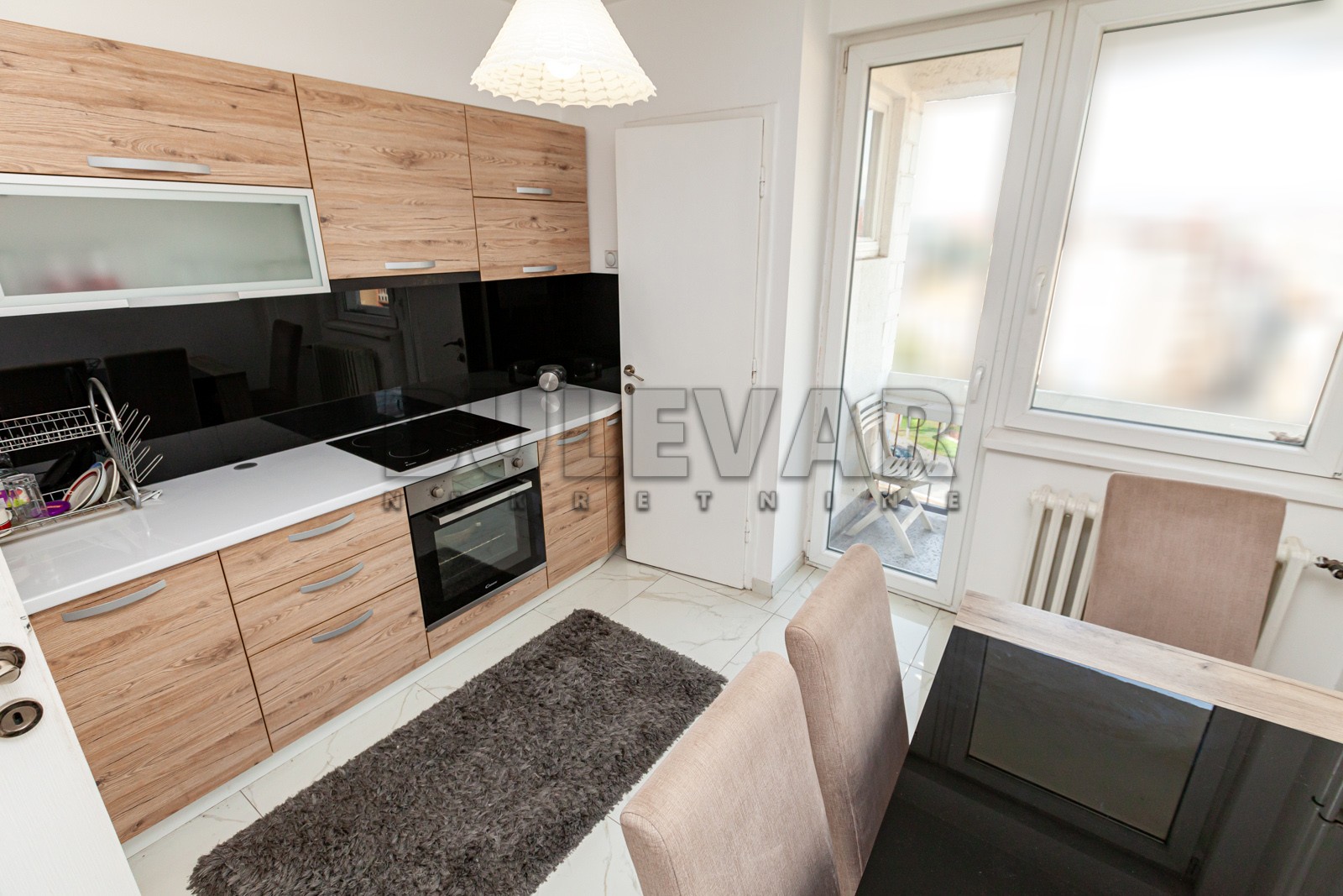 Trosoban stan, 91 m2, Centar, Trg Pavla Stojkovića ID: p-06905 14