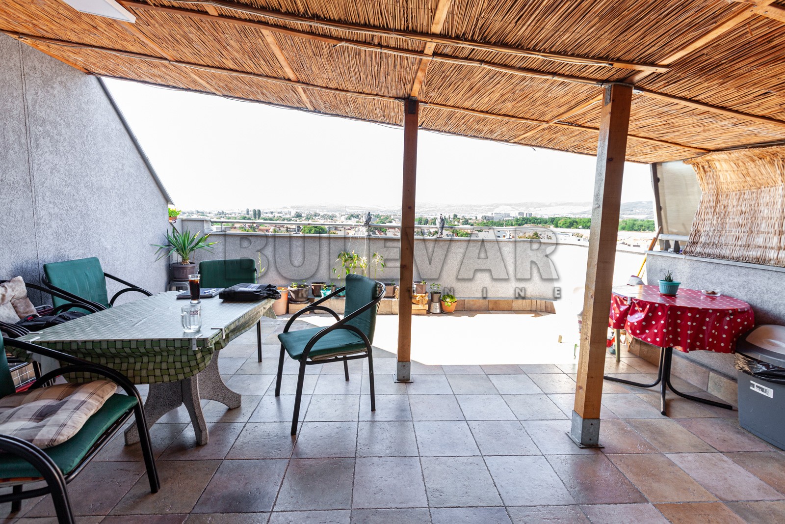 Trosoban stan, 95 m2, Centar, Generala Milojka Lešjanina ID: p-06096 10