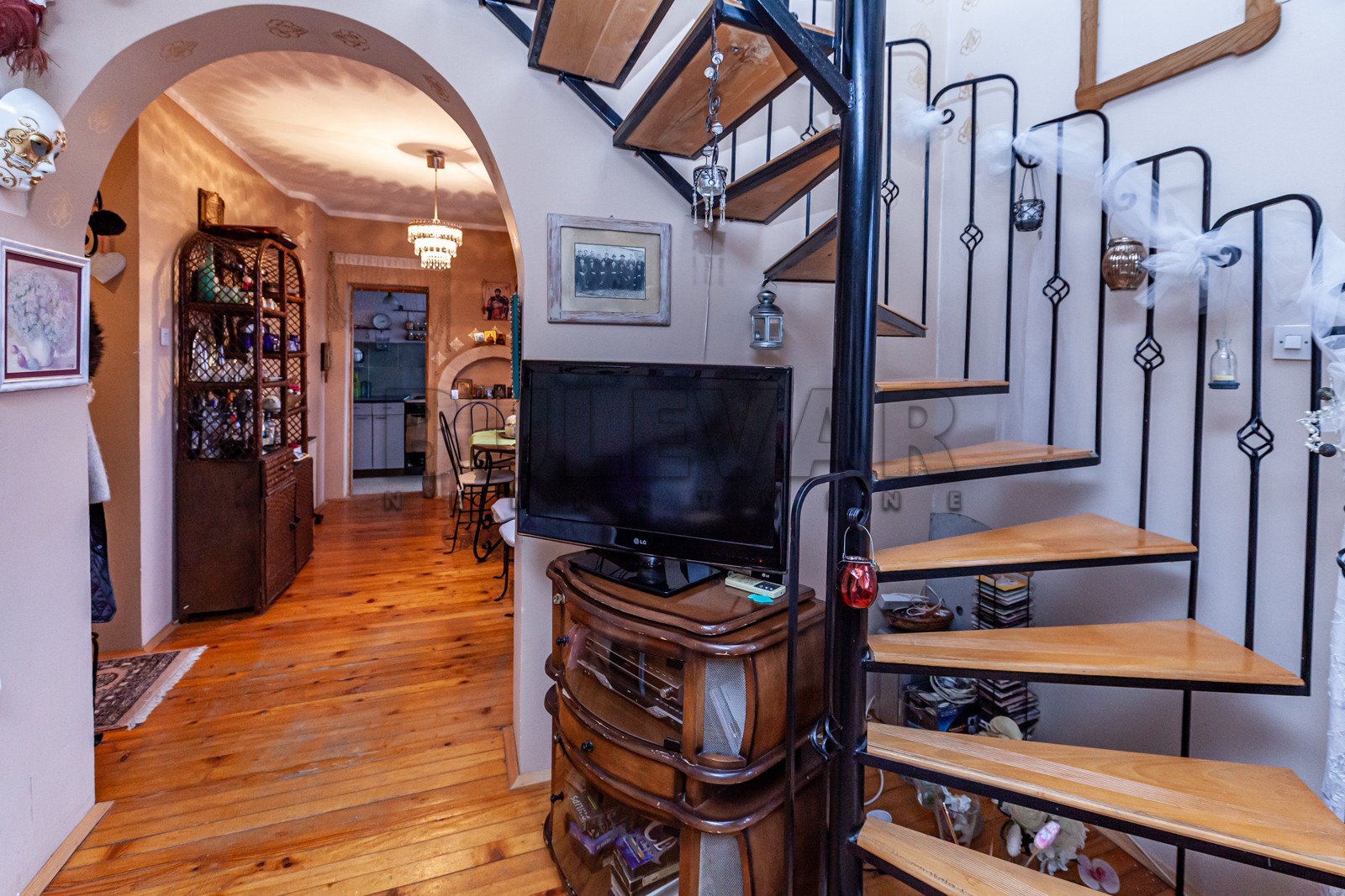 Trosoban stan, 95 m2, Medijana, Rentgenova ID: p-07384 6