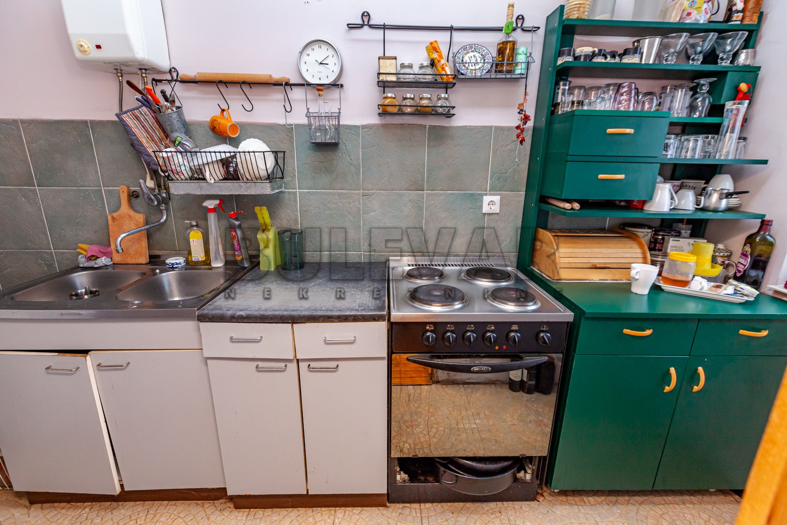 Trosoban stan, 95 m2, Medijana, Rentgenova ID: p-07384 13