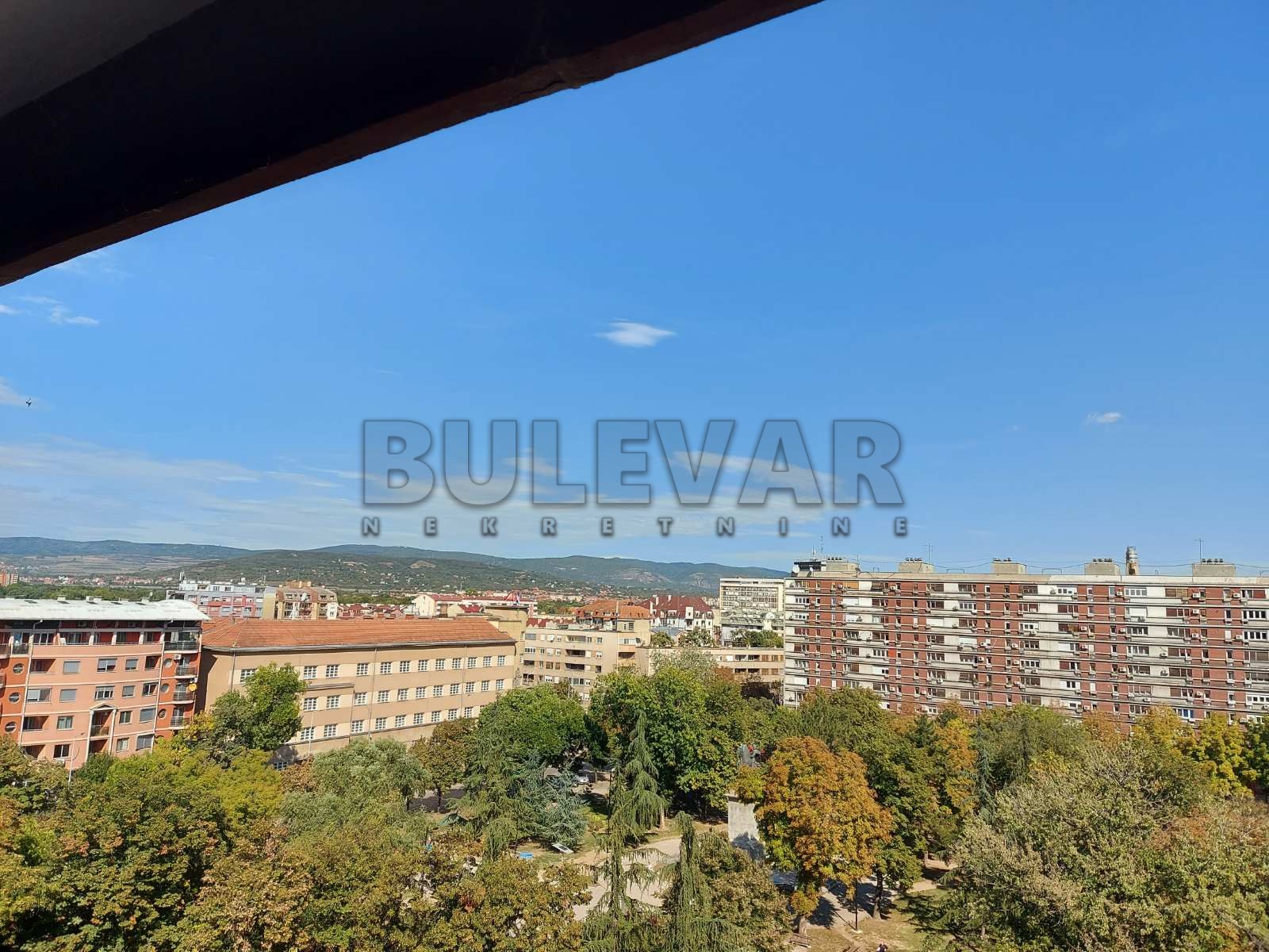 Trosoban stan, 98 m2, Medijana, Trg kralja Aleksandra Ujedinitelja ID: p-06884 11