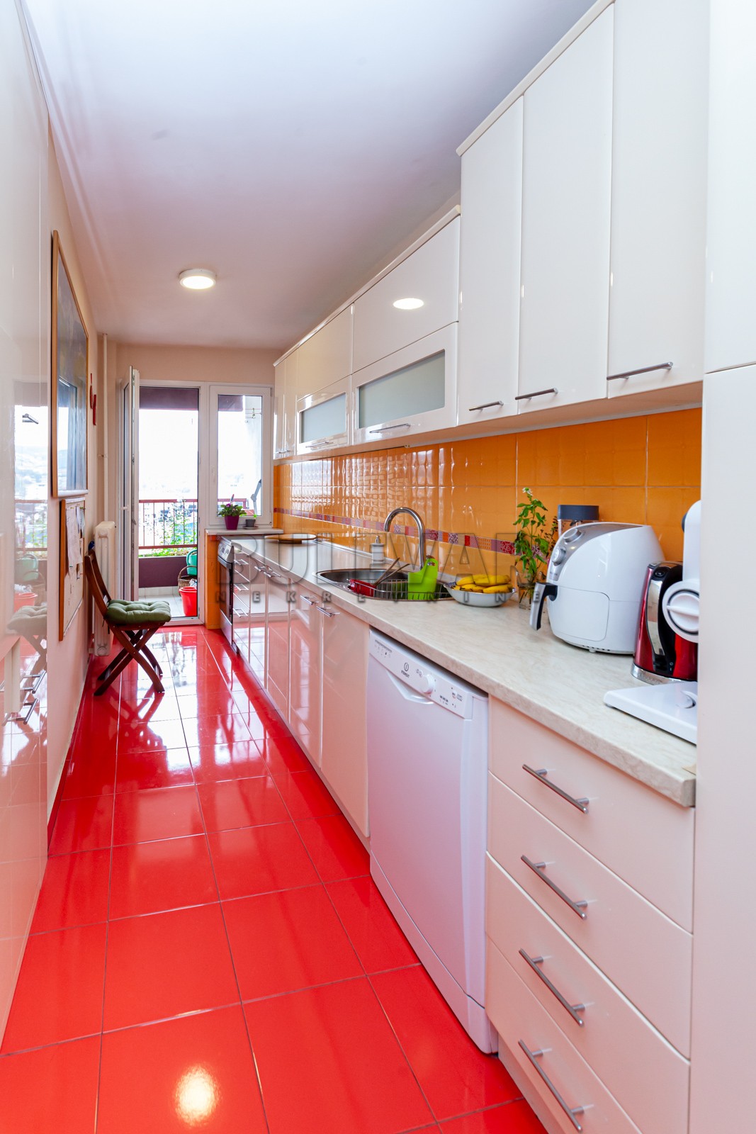 Trosoban stan, 98 m2, Medijana, Trg kralja Aleksandra Ujedinitelja ID: p-06884 12