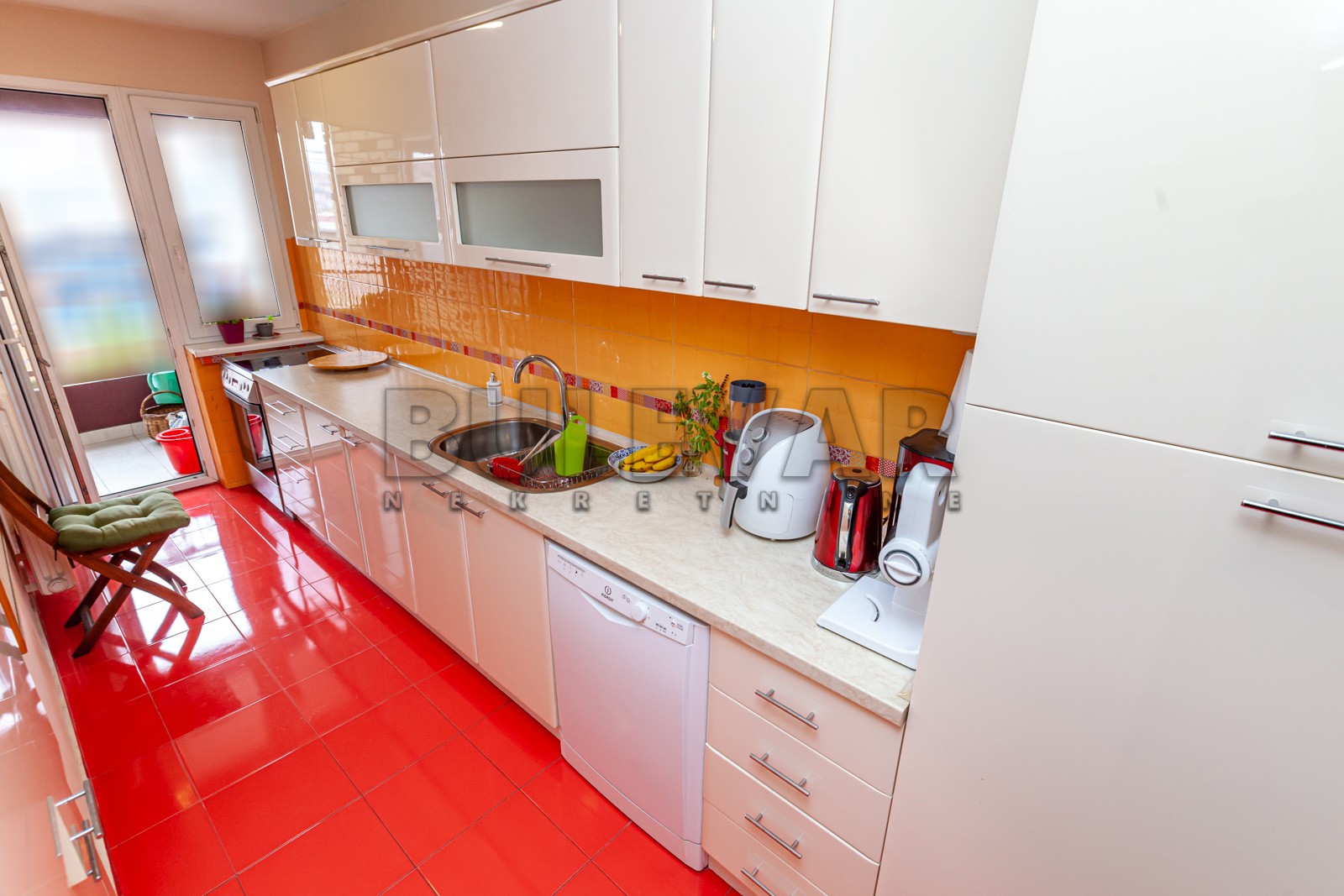 Trosoban stan, 98 m2, Medijana, Trg kralja Aleksandra Ujedinitelja ID: p-06884 14