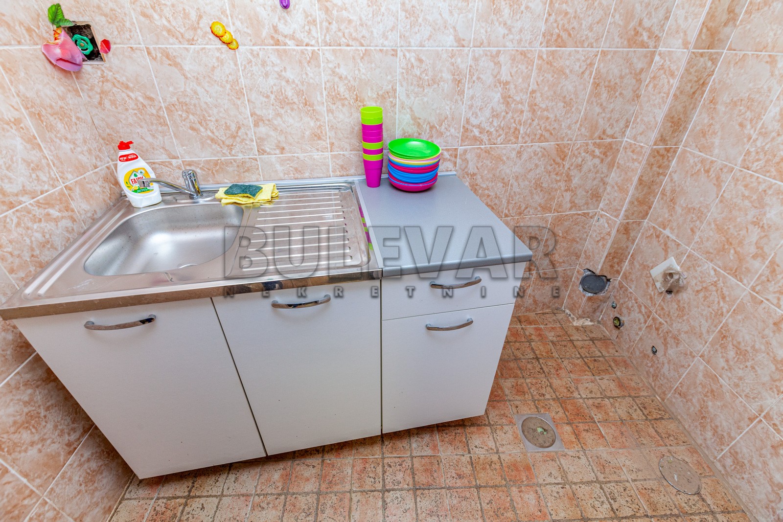 Trosobna kuća, 156 m2, Centar, Jug Bogdanova ID: p-03771 15