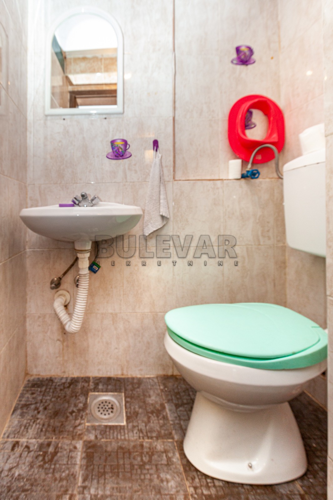 Trosobna kuća, 156 m2, Centar, Jug Bogdanova ID: p-03771 16