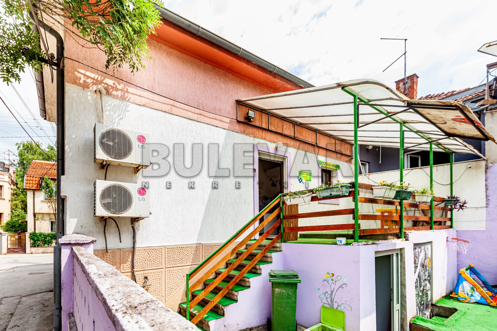 Trosobna kuća, 156 m2, Centar, Jug Bogdanova ID: p-03771 17