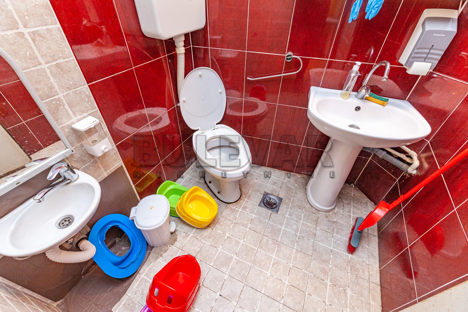 Trosobna kuća, 156 m2, Centar, Jug Bogdanova ID: p-03771 9