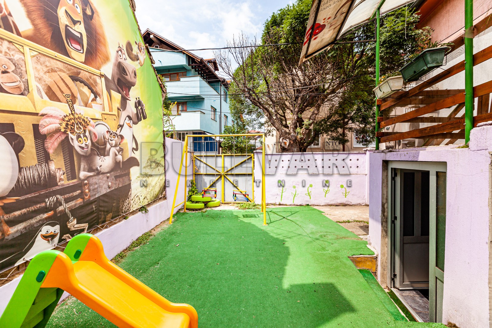 Trosobna kuća, 156 m2, Centar, Jug Bogdanova ID: p-03771 18