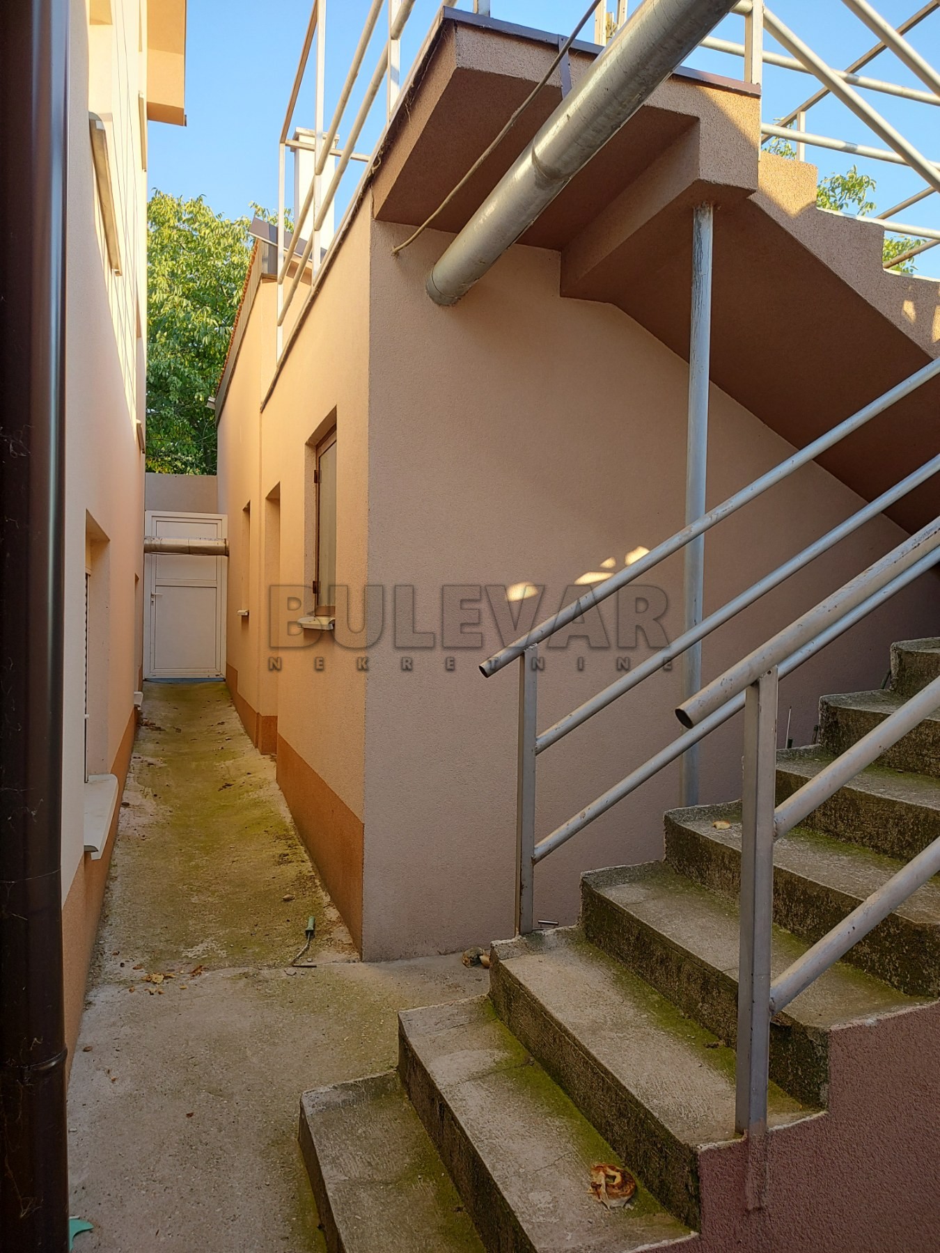 Trosobna kuća, 200 m2, Hajduk Veljkova ID: p-06376 5