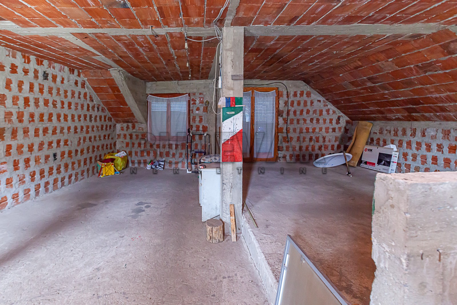 Trosobna kuća, 244 m2, Jelašnica, Železnička ID: p-010011 8