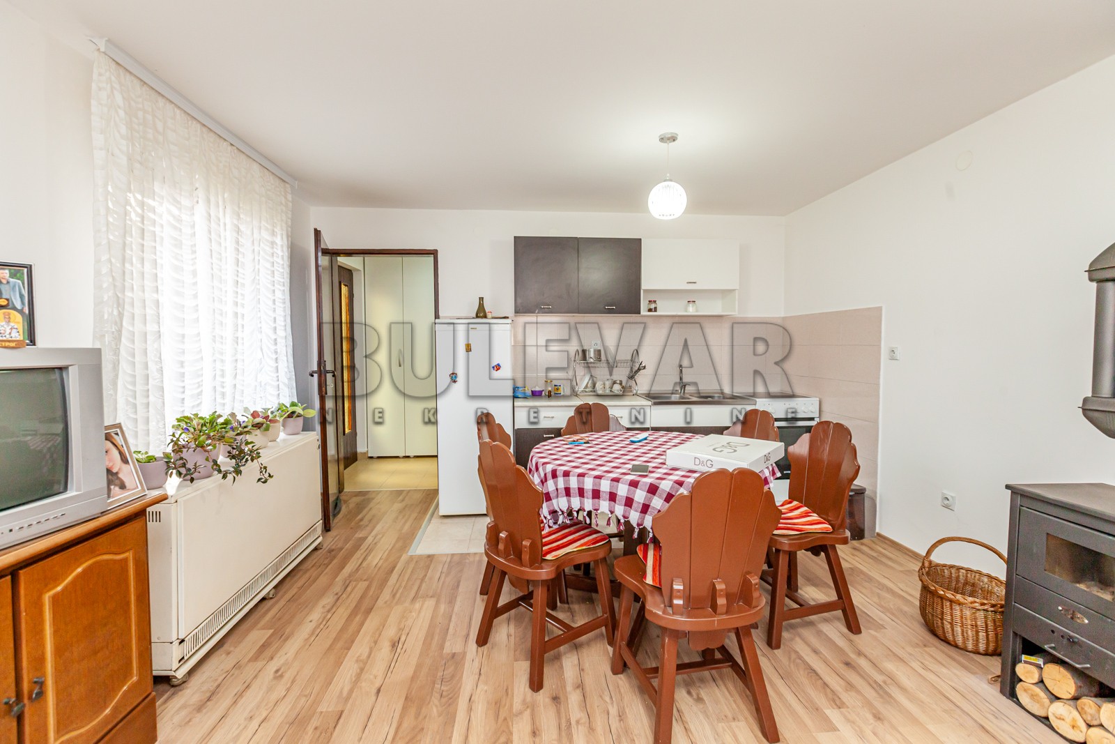 Trosobna kuća, 300 m2, Palilula, Novo selo ID: p-07097 17