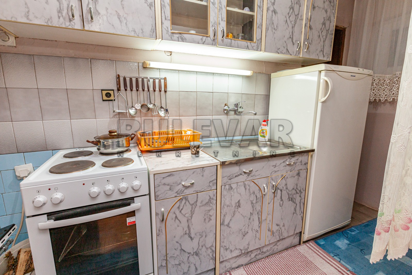 Trosobna kuća, 95 m2, Centar, Vardarska ID: p-04756 10