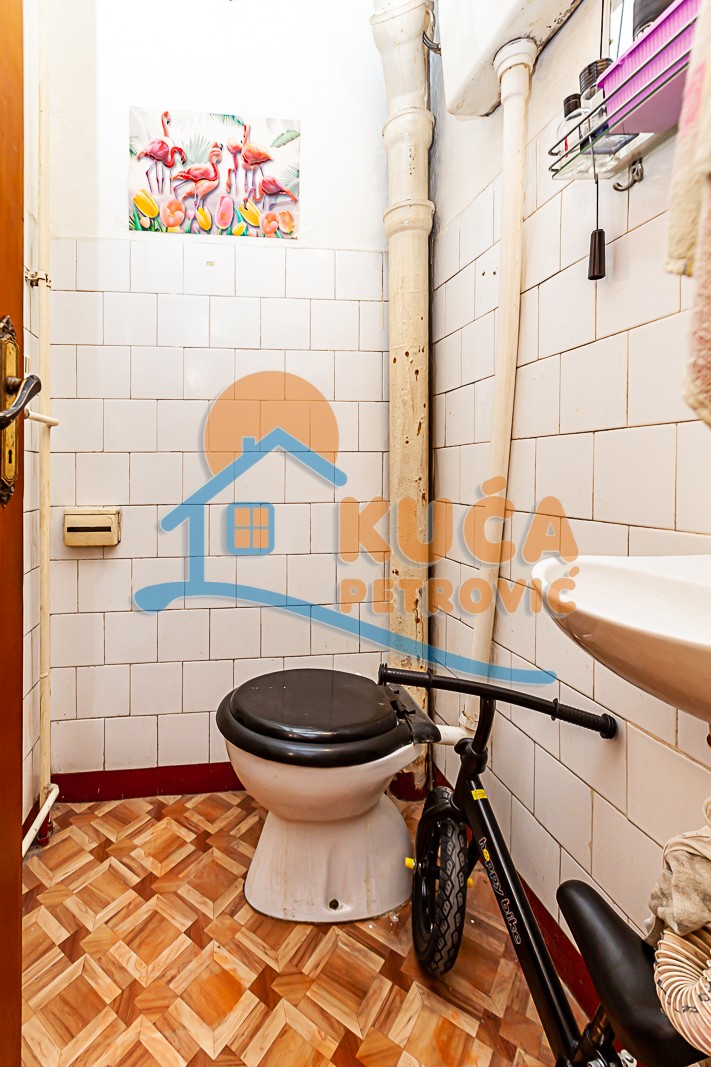 četvorosoban stan, 100 m2, Centar, Sinđelićev trg ID: p-010779 17