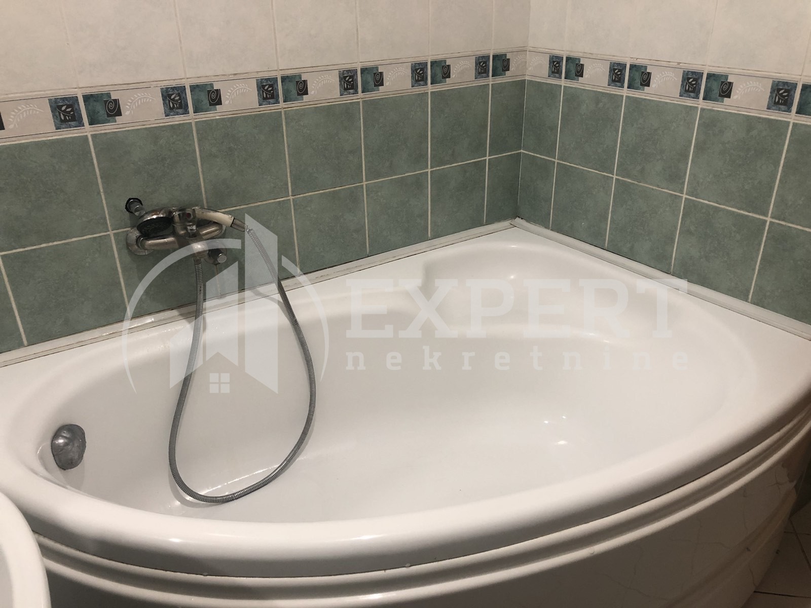 četvorosoban stan, 105 m2, Duvanište, Radoja Dakića ID: i-07080 18