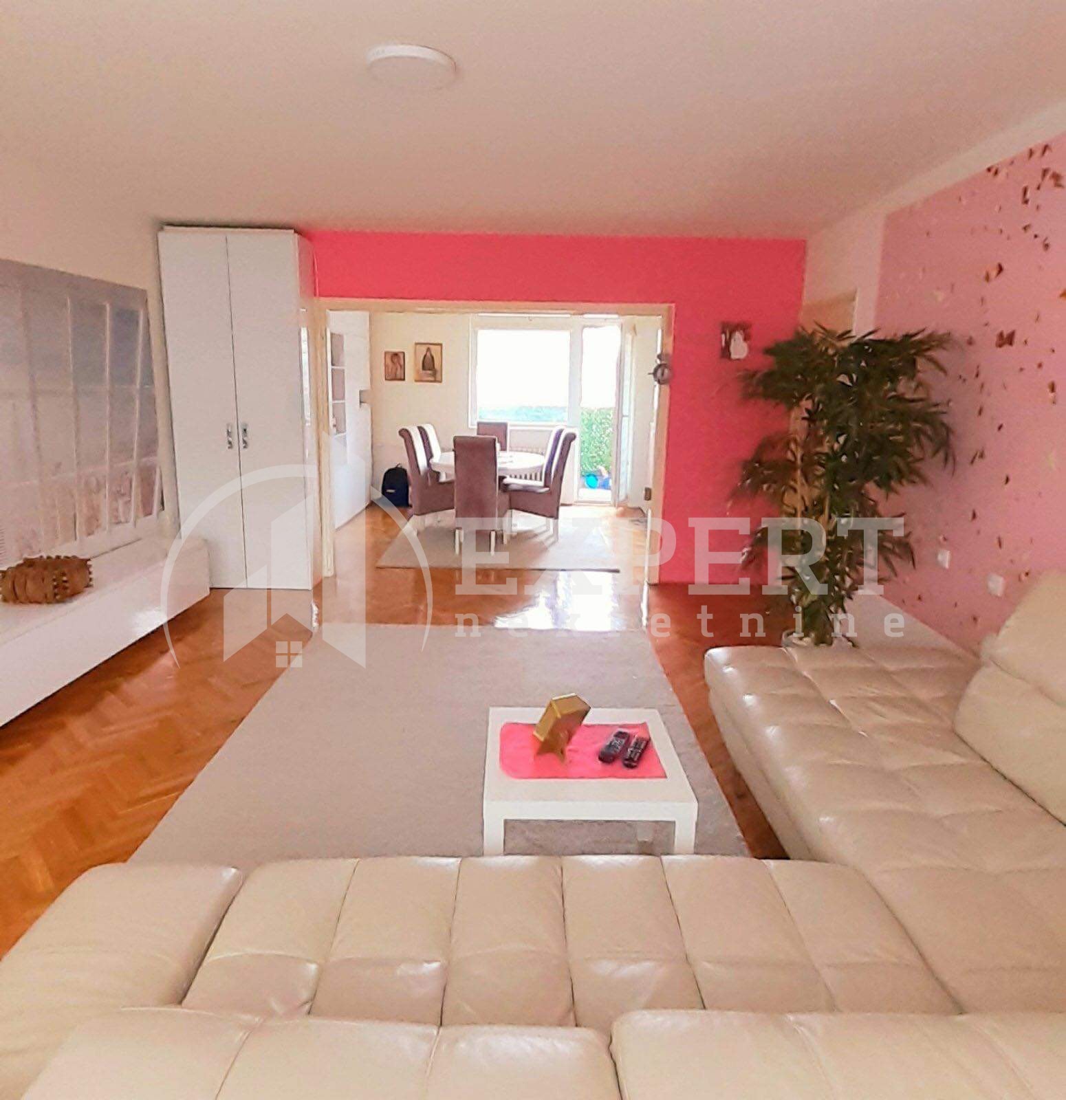 četvorosoban stan, 115 m2, Centar, Trg kralja Aleksandra Ujedinitelja ID: p-09148 1