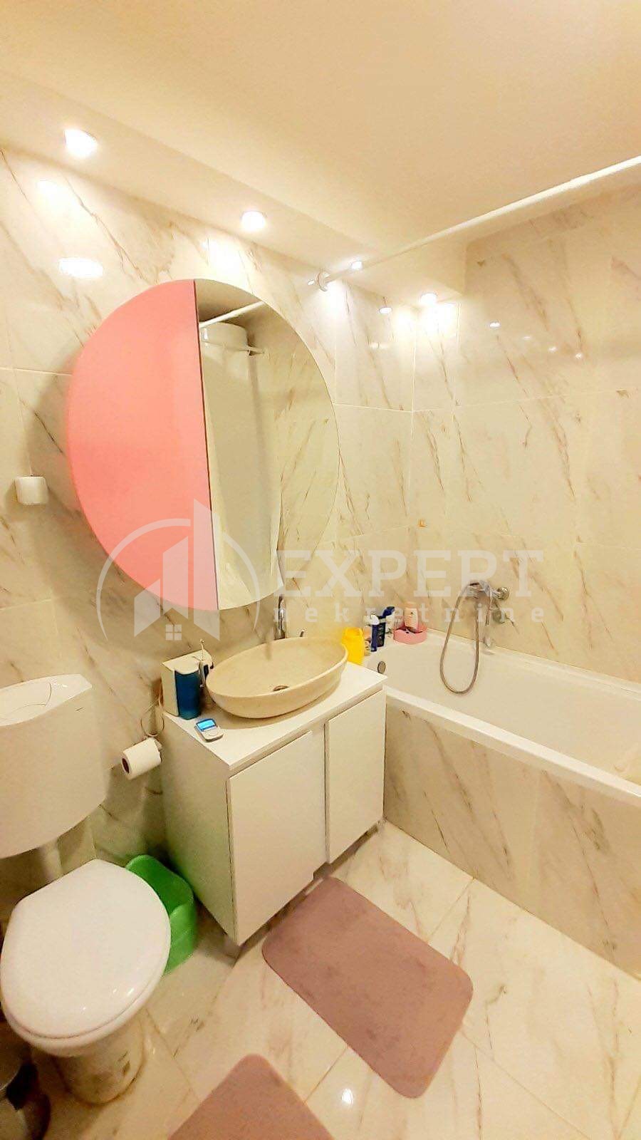 četvorosoban stan, 115 m2, Centar, Trg kralja Aleksandra Ujedinitelja ID: p-09148 18